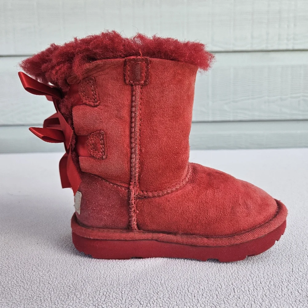 UGG Classic Bailey Bow Red Lined Winter Boots Girl Toddler SZ 9 Pull-On